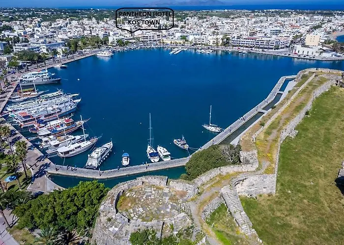 Pantheon Aparthotel 3*